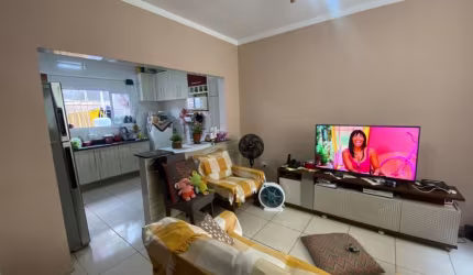 Oportunidade em linda casa de condomínio na Guilhermina