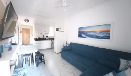 Kit linda e reformada a 100 metros da praia na Mirim