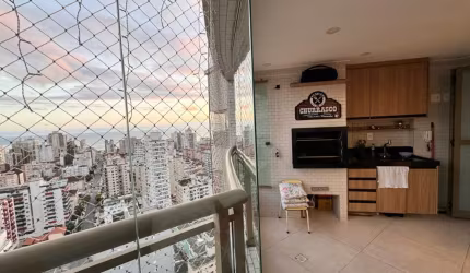 Linda cobertura no canto do forte de Alto Padrão