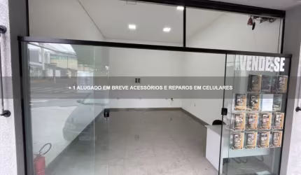 Salão comercial 23m², fino acabamento e porta de aço automática para alugar em Itaquera - São Paulo/SP.