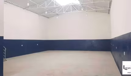 Vendo Galpão com 250m² gerando renda mensal em São Matheus - São Paulo/SP.