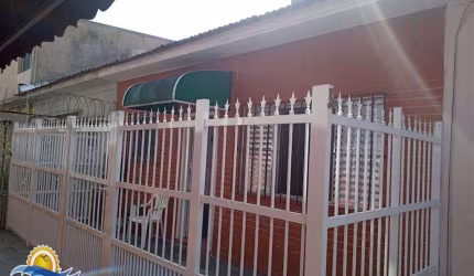 Casa de 02 dormitórios sendo 02 banheiros-Vila Tupi-Praia Grande-SP