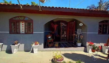 Área de 4949m² com 5 Casas em local tranquilo e asfaltado no Campo de Santana