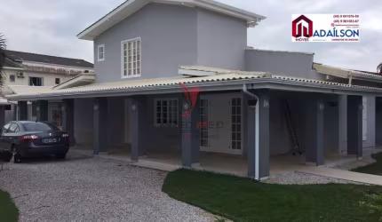 Casa com 3 Quartos e 3 suítes à Venda, 220 m² de área construída  Por R$950.000