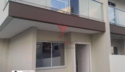 Lindo Sobrados com 3 Quartos e 3 banheiros à Venda, 112 m² por R$ 690.000