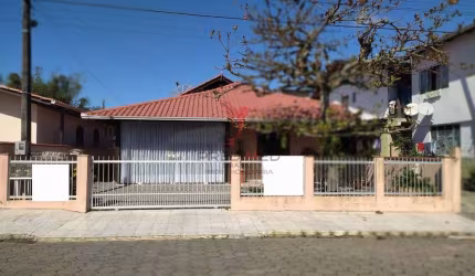 Casa na Praia em Penha, Santa Catarina, lote 295 mts, edicula, 2 Vagas de Garagem