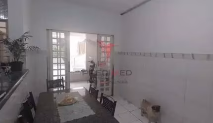 Casa em Aparecida, com 3 Quartos e garagem para 2 Quartos. Guaratinguetá