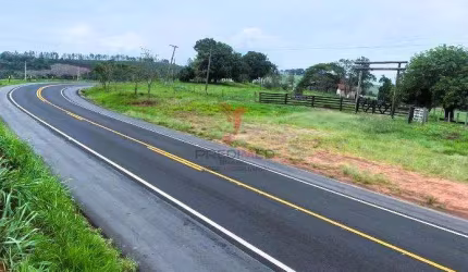 Vendo sítio com 8,47 alqueires no asfalto, Piracicaba - SP