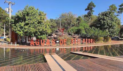 Vendo Excelente Terreno Comercial em Águas de São Pedro - SP
