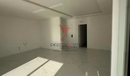 Apartamento de alto padrão com 3 suites e duas vagas de garagem, sacada,na meia praia