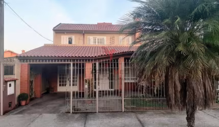 CASA NO UMUHARAMA - Pelotas , Terraço, Churrasqueira,estuda permuta ,pronta para morar