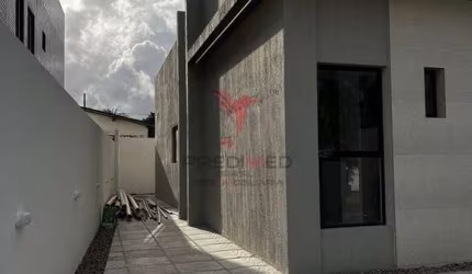 Casa à venda no Bairro de Mangabeira VIII