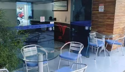 Vende-se flat Mobiliado ,super bem localizada na praia de Boa Viagem. Recife