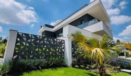 Sobrado com 4 dormitórios à venda, 243 m² por R$ 1.790.000,00 - Condomínio Villa