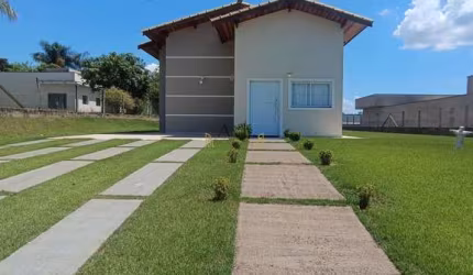 Casa com 3 dormitórios à venda, 800 m² por R$780.000,00 - Condomínio Village da