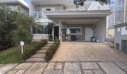 Sobrado com 4 dorms sendo 3 suítes, a venda, 323,96m2 por R$1.575.000,00 - condo