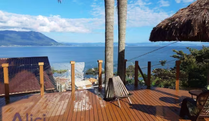 Casa com 3 dormitórios à venda, 220 m² por R$ 2.500.000,00 - Ribeirão da Ilha - Florianópolis/SC
