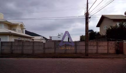 Terreno em loteamento Alto Padrão passível de construção de 3 casas