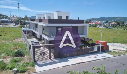 Casa com 3 dormitórios à venda, 200 m² por R$ 2.150.000,00 - Lagoa da Conceição - Florianópolis/SC