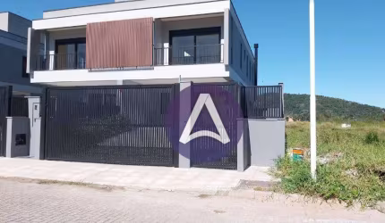 Casa financiável com 3 dormitórios à venda, 189 m² por R$ 1.995.000 - Rio Tavares - Florianópolis/SC