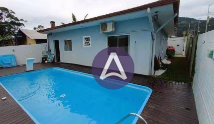 Casa 3 quartos 1 suite garagem para 4 carros e piscina