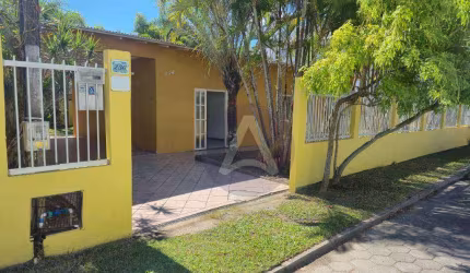 Casa com 3 dormitórios para alugar, 142 m² por R$ 4.872,65/mês - Campeche - Florianópolis/SC