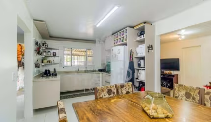 Casa com 3 quartos à venda na Rua Oswaldo Olmiro Machado, 8, Ipanema, Porto Alegre por R$ 300.000