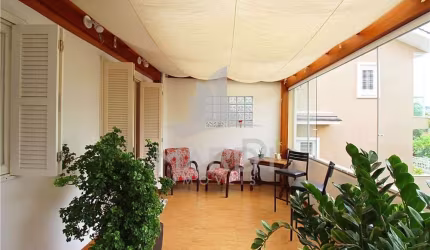 Casa com 3 quartos à venda na Rua Felizardo de Farias, 185, Medianeira, Porto Alegre por R$ 615.000