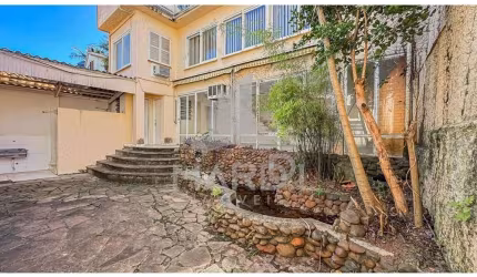 Casa com 4 quartos à venda na Rua Saica, 240, Petrópolis, Porto Alegre por R$ 897.000