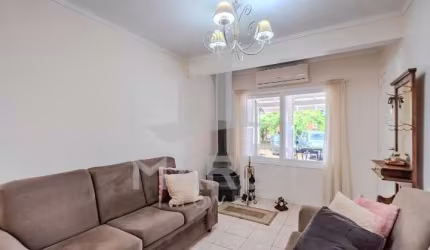 Casa em condomínio fechado com 3 quartos à venda na Avenida Juca Batista, 1490, Cavalhada, Porto Alegre por R$ 550.000