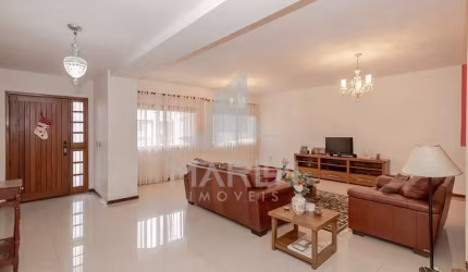 Casa com 4 quartos à venda na Rua Professora Lucy Maria Soares Santos, 118, Jardim Itu Sabará, Porto Alegre por R$ 1.190.000