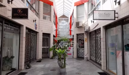 Ponto comercial para alugar na Rua Doutor Armando Barbedo, 490, Tristeza, Porto Alegre por R$ 1.900