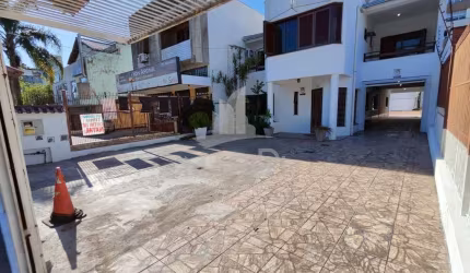 Casa comercial para alugar na Avenida Otto Niemeyer, 1154, Camaquã, Porto Alegre por R$ 9.950