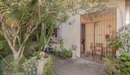 Casa com 4 quartos à venda na Rua Olegário Dias Maciel, 405, Espírito Santo, Porto Alegre por R$ 360.000
