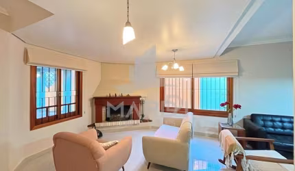 Casa com 3 quartos à venda na Rua Torre de Pedra, 72, Espírito Santo, Porto Alegre por R$ 850.000