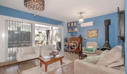 Casa com 3 quartos à venda na Rua Chácara das Nascentes, 846, Lomba do Pinheiro, Porto Alegre por R$ 670.000