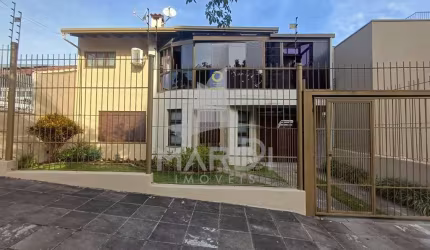 Casa com 3 quartos à venda na Rua Professor Abílio Azambuja, 43, Jardim do Salso, Porto Alegre por R$ 1.499.000