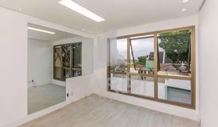 Sala comercial para alugar na Avenida Wenceslau Escobar - Lado Impar, 1823, Cristal, Porto Alegre por R$ 1.900