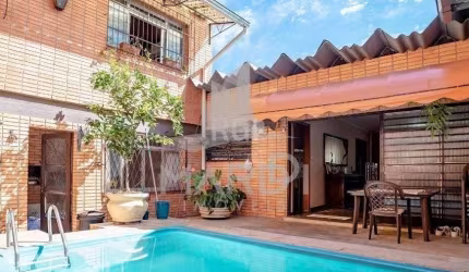 Casa com 3 quartos à venda na Rua Butuí, 505, Cristal, Porto Alegre por R$ 749.000