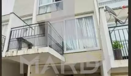 Casa em condomínio fechado com 3 quartos à venda na Rua Padre João Batista Reus, 2133, Vila Conceição, Porto Alegre por R$ 550.000