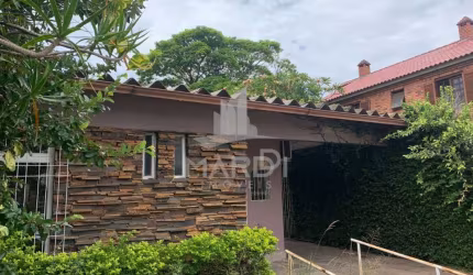 Casa comercial à venda na Rua Afonso Álvares, 127, Tristeza, Porto Alegre por R$ 920.000