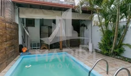 Casa com 3 quartos à venda na Rua Therezinha Rocha da Silva, 43, Hípica, Porto Alegre por R$ 460.000