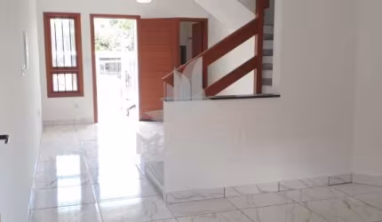 Casa com 2 quartos à venda na Rua Helio Felix Frey, 130, Guarujá, Porto Alegre por R$ 360.000