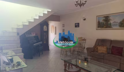 Casa com 3 dormitórios à venda, 173 m² por R$ 750.000,00 - Jardim Vila Galvão - Guarulhos/SP