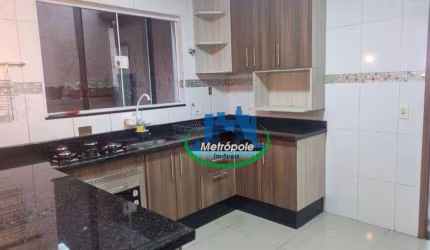 Sobrado com 3 dormitórios à venda, 212 m² por R$ 750.000,00 - Jardim Adriana - Guarulhos/SP