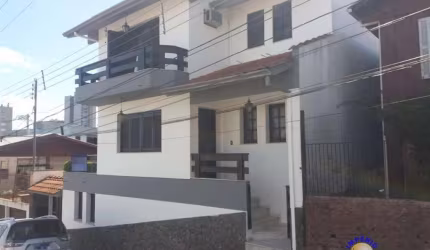 Casa com 4 quartos à venda no Rio Branco, Caxias do Sul , 220 m2 por R$ 750.000