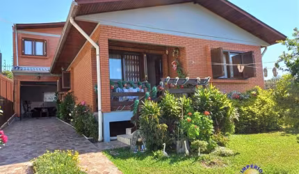 Casa com 5 quartos à venda no Rio Branco, Caxias do Sul , 179 m2 por R$ 585.000