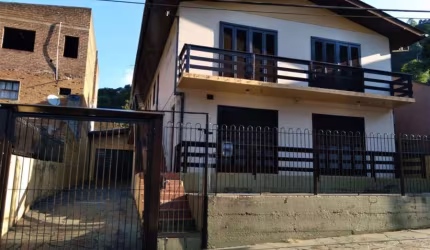 Casa com 8 quartos à venda no Galópolis, Caxias do Sul , 279 m2 por R$ 490.000