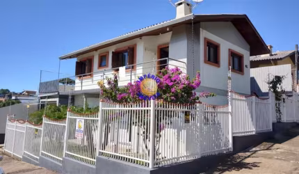 Casa com 4 quartos à venda na Cidade Nova, Caxias do Sul , 200 m2 por R$ 630.000