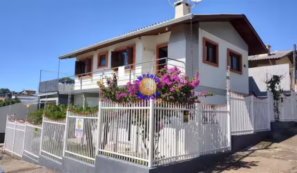 Casa com 4 quartos à venda na Cidade Nova, Caxias do Sul , 200 m2 por R$ 630.000